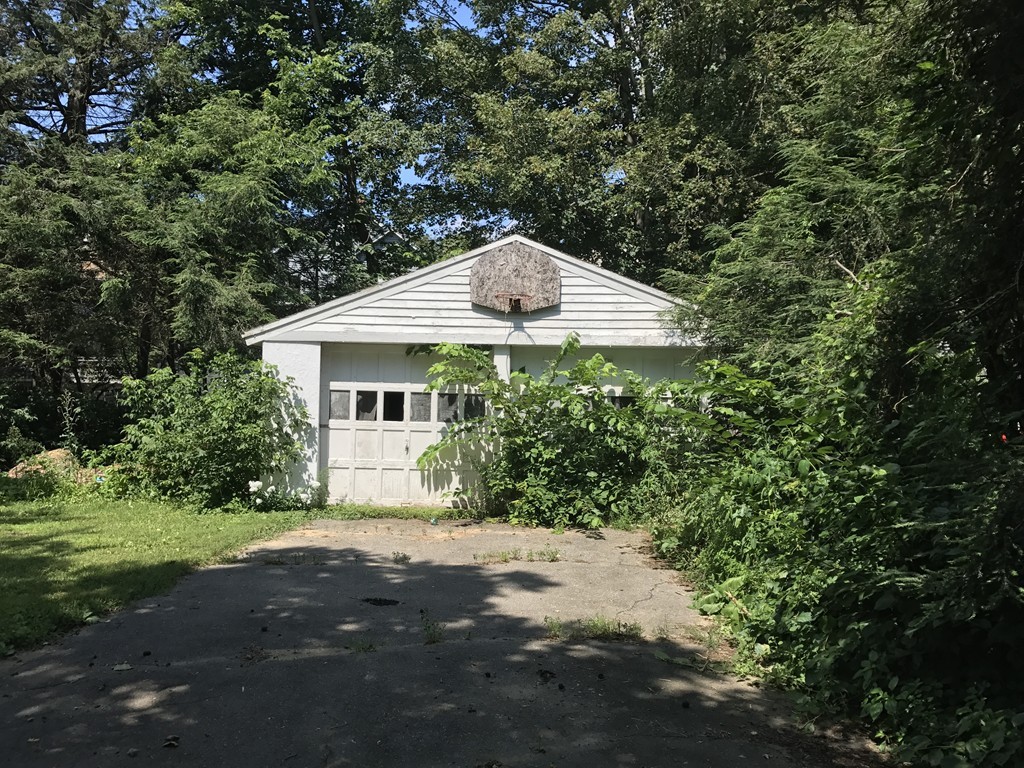 75 Pleasant Street Ware, MA 01082 - Photo 9 of 9 Gallery Image 9