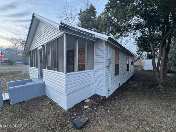 $124,900 | 1012 Washington Avenue, Graceville, FL 32440