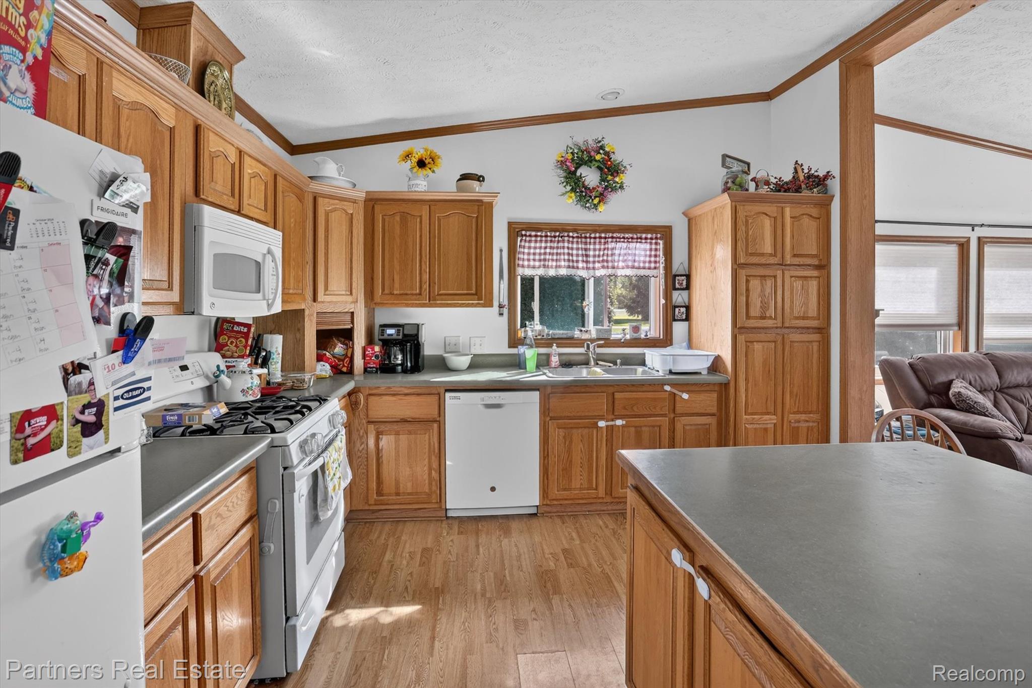 2901 South Leaton Road Mount Pleasant, MI 48858 - Photo 13 of 33 Kitchen