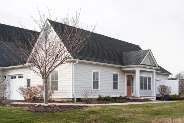 a front view of house with yard
