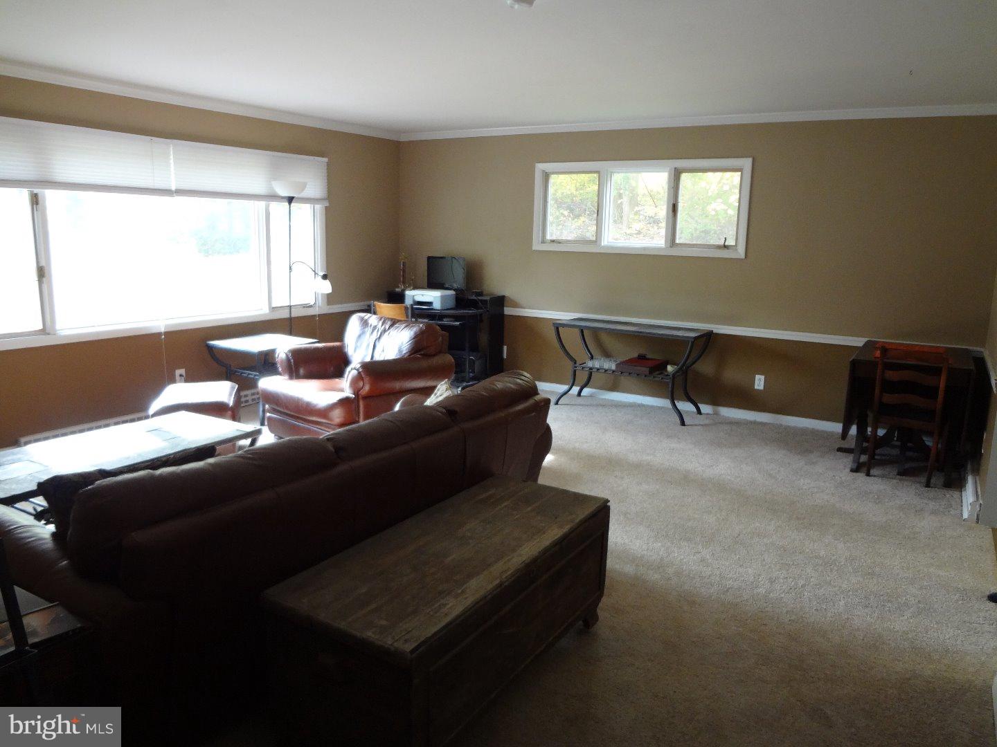 2901 Coventryville Road Pottstown, PA 19465 - Photo 6 of 23 Living Room
