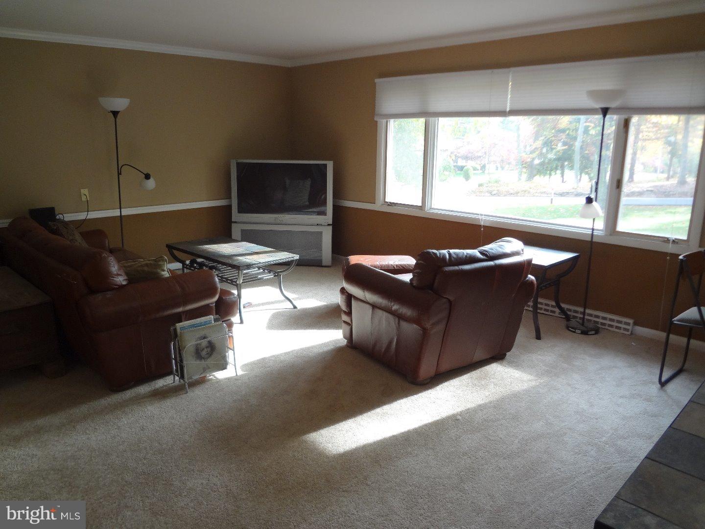 2901 Coventryville Road Pottstown, PA 19465 - Photo 7 of 23 Living Room