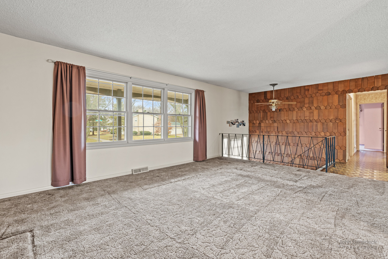 409 North Rohlwing Road Palatine, IL 60074 - Photo 5 of 23