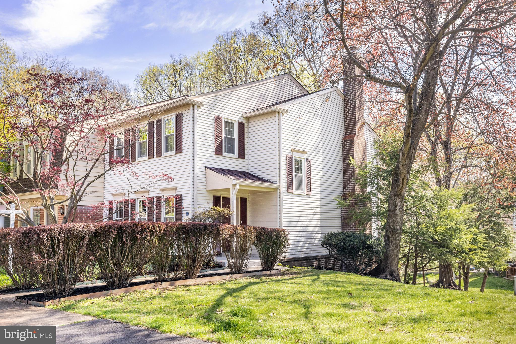 2199 Pond View Court Reston, VA 20191 - Photo 3 of 68 Gallery Image 3