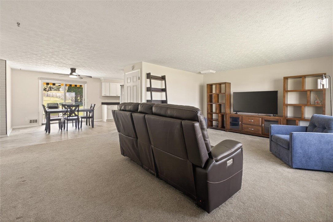 489 Chestnut Ridge Road Chili, NY 14624 - Photo 4 of 35