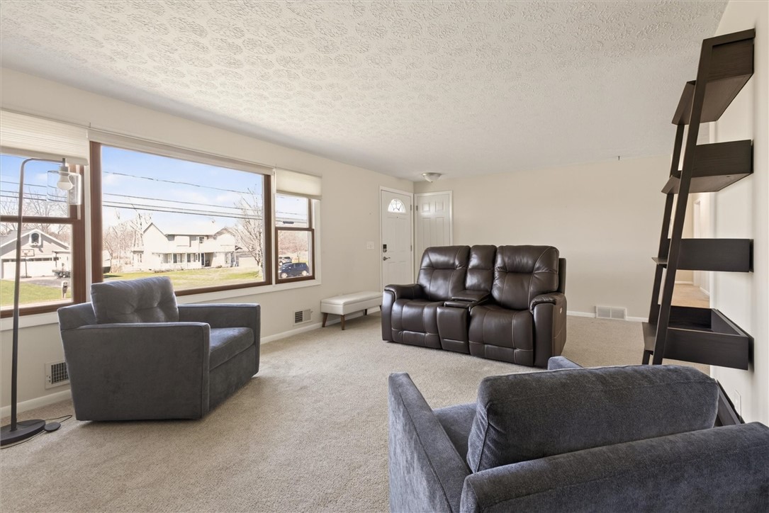 489 Chestnut Ridge Road Chili, NY 14624 - Photo 5 of 35