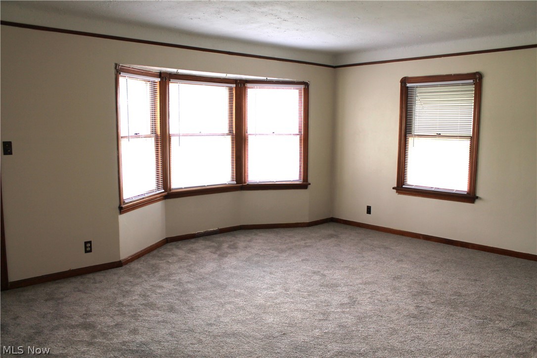 14900 Turney Road Maple Heights, OH 44137 - Photo 6 of 43 Living Room with bow window