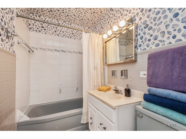 215 Riverside Drive Northfield, IL 60093 - Photo 14 of 15
