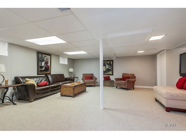 215 Riverside Drive Northfield, IL 60093 - Photo 9 of 15