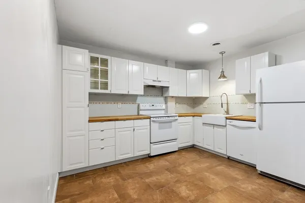 $349,900 | 96 Old Colony Avenue, Unit 234, Taunton, MA 02718