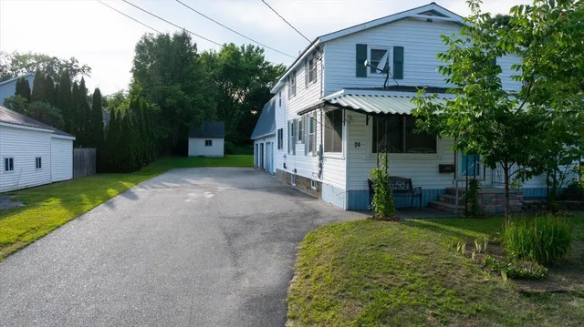 $299,900 | 24 Clifford Street, Mechanic Falls, ME 04256