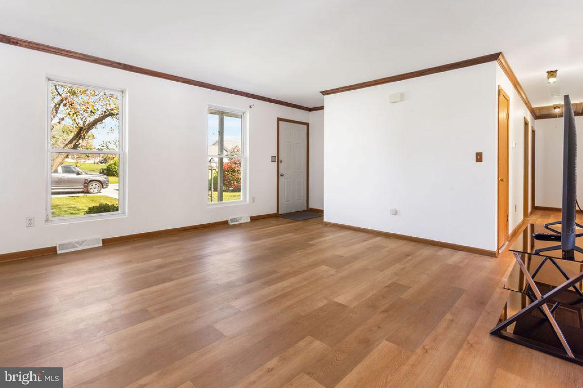 960 Friar Run Hanover, PA 17331 - Photo 5 of 27 Gallery Image 5