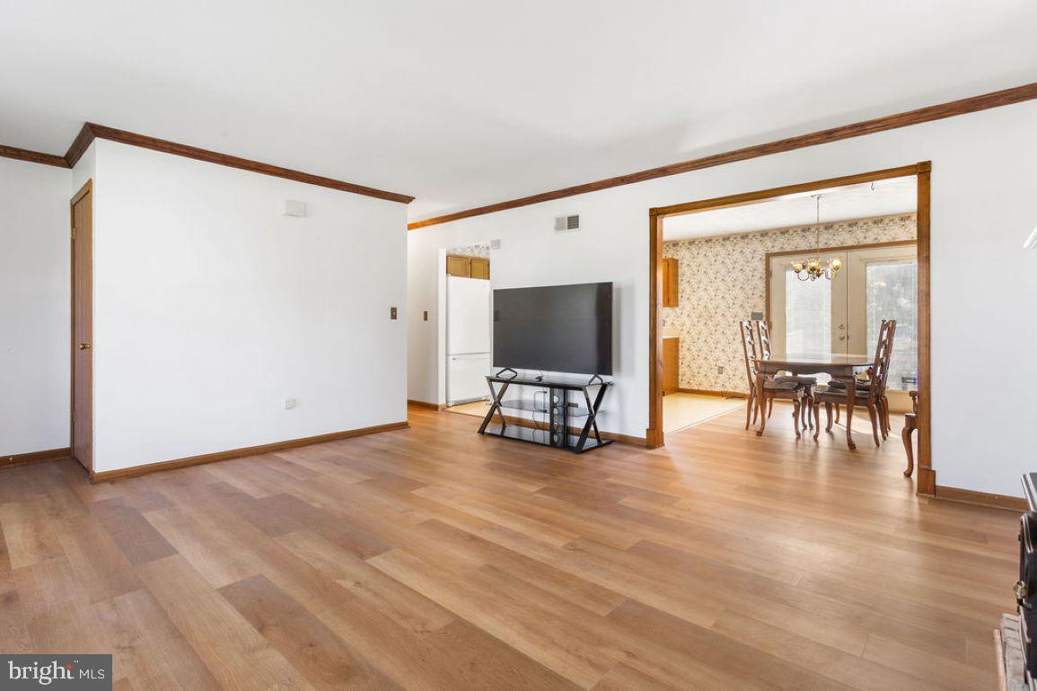 960 Friar Run Hanover, PA 17331 - Photo 6 of 27 Gallery Image 6