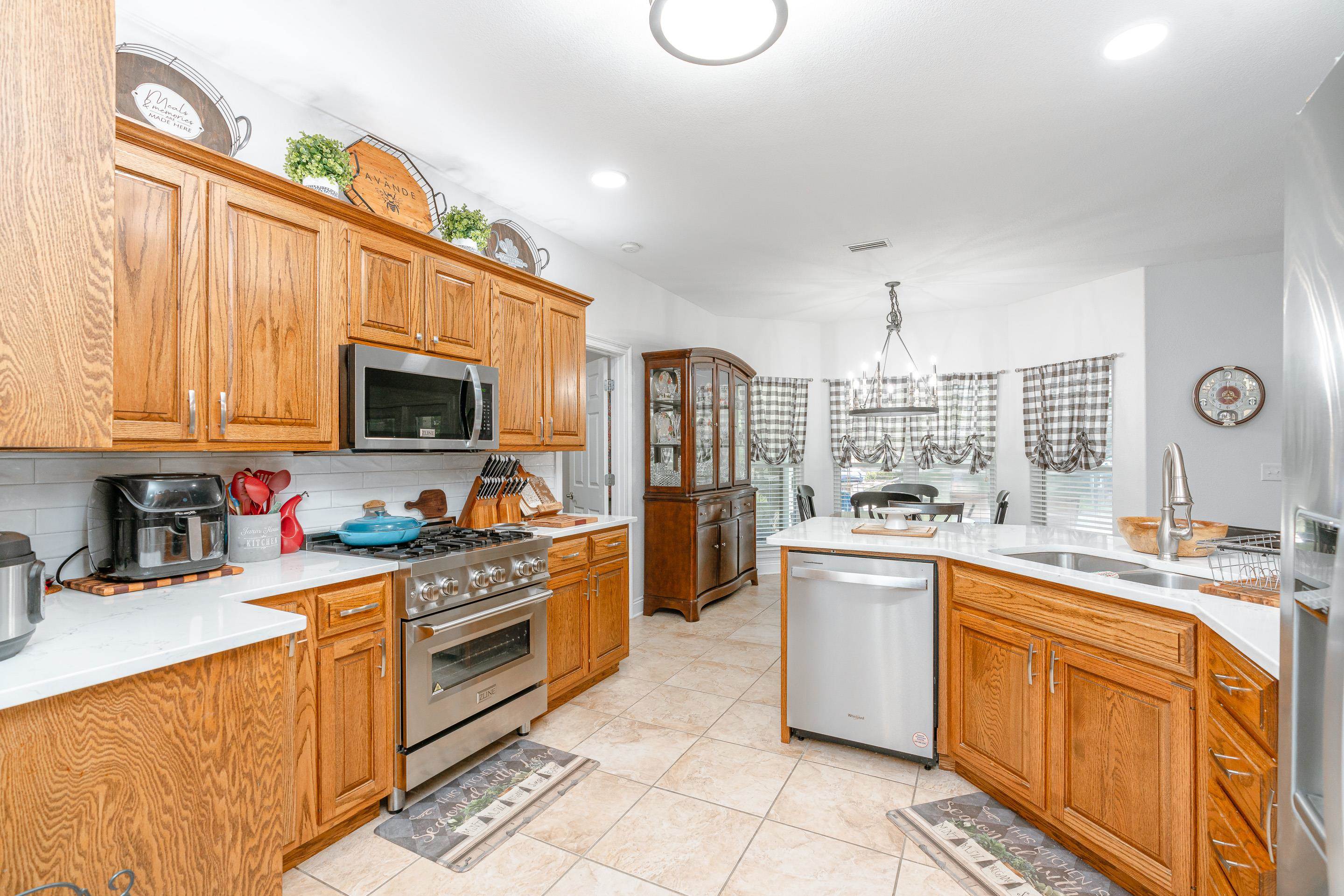 302 Bristol Way Foley, AL 36535 - Photo 10 of 51 Kitchen