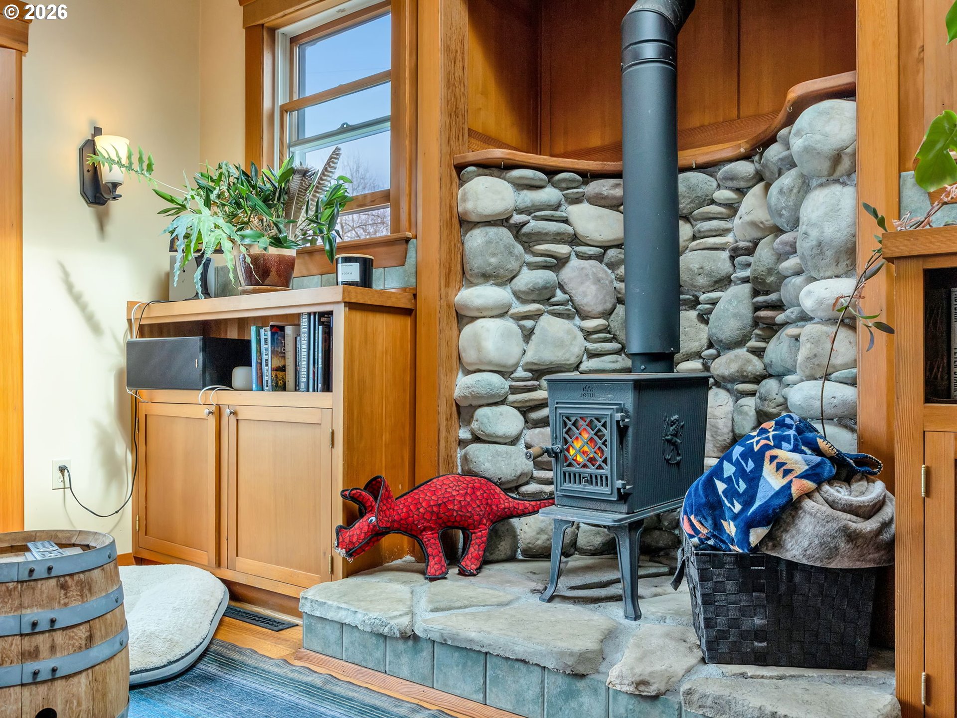 409 2nd Street Astoria, OR 97103 - Photo 6 of 45