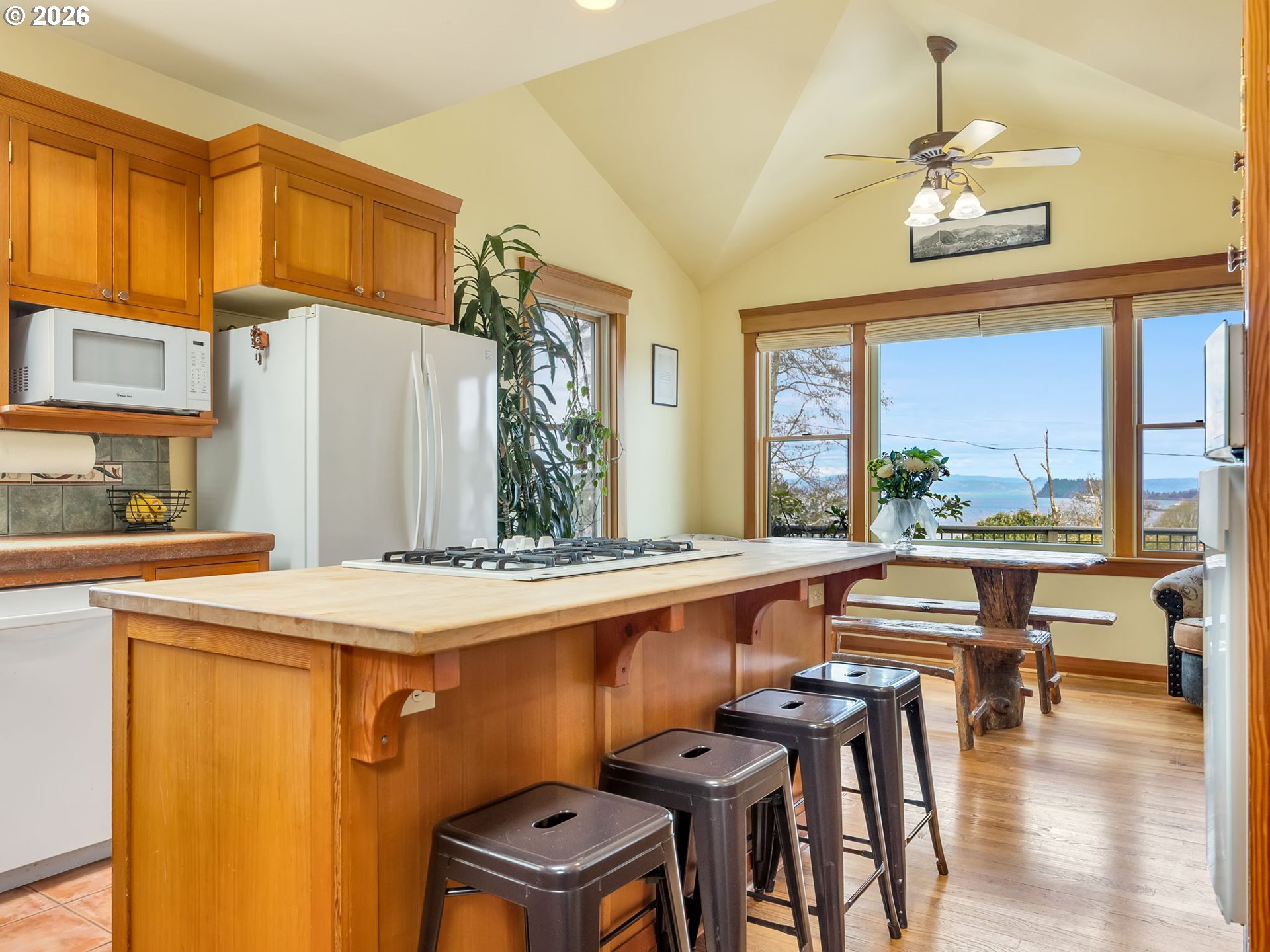 409 2nd Street Astoria, OR 97103 - Photo 10 of 45