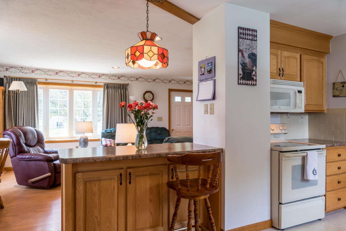 800 North Road Yarmouth, ME 04096 - Photo 11 of 60 20-Kitchen (1 of 7)
