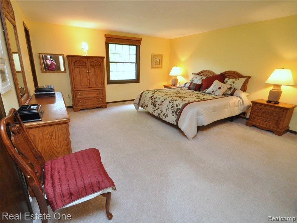 1698 North Kilburn Road Rochester, MI 48306 - Photo 26 of 43 Spacious Master