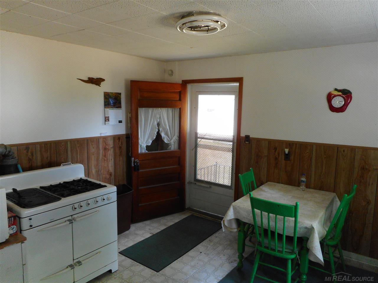 2935 South Lakeshore Road Applegate, MI 48401 - Photo 8 of 19 31350942-7.JPG