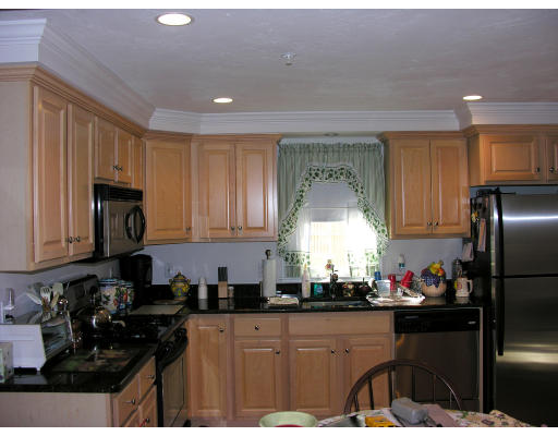 307 College Farm Road, Unit 2 Waltham, MA 02451 - Photo 3 of 11 Gallery Image 3