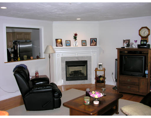307 College Farm Road, Unit 2 Waltham, MA 02451 - Photo 4 of 11 Gallery Image 4