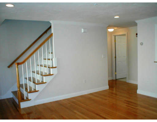 307 College Farm Road, Unit 2 Waltham, MA 02451 - Photo 6 of 11 Gallery Image 6