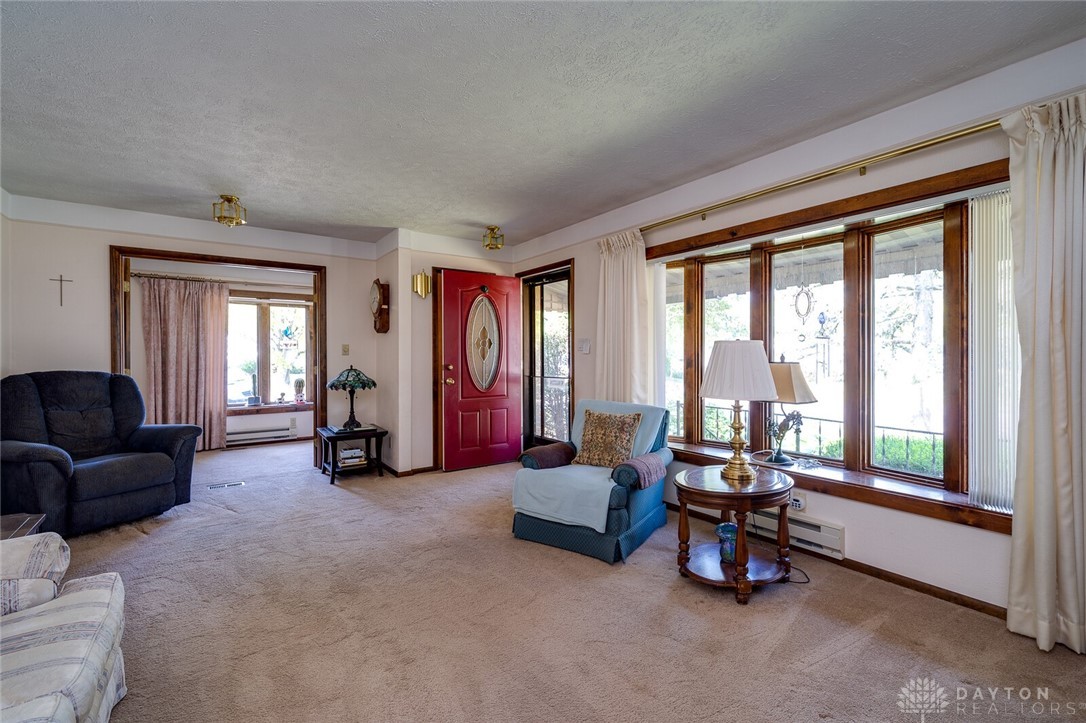 386 Spinning Road Riverside, OH 45431 - Photo 6 of 40 Gallery Image 6