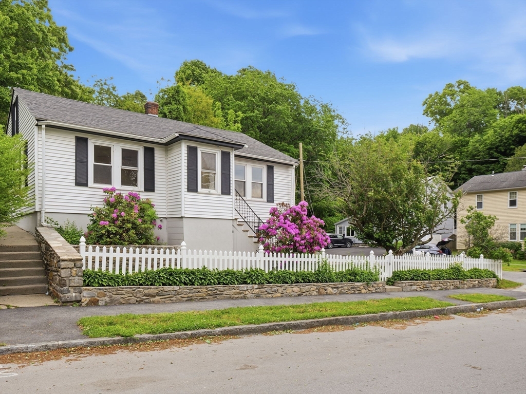 41 Bridgeport Street Worcester, MA 01604 - Photo 29 of 34