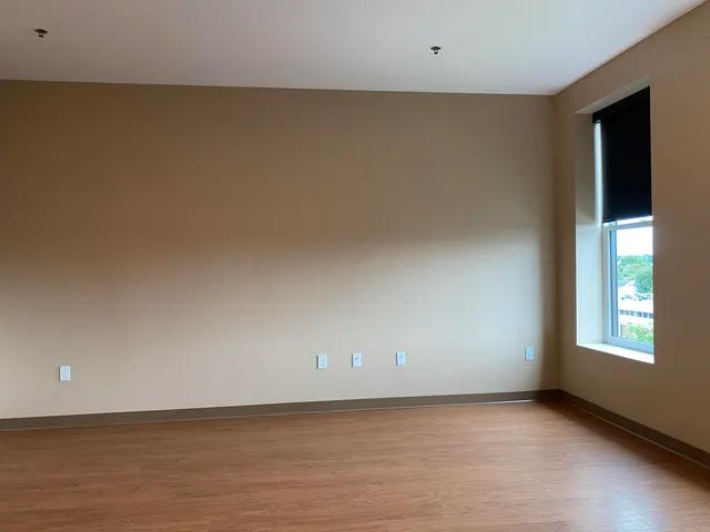 $1,673 | 83 Hanover Street, Unit 504, Manchester, NH 03101