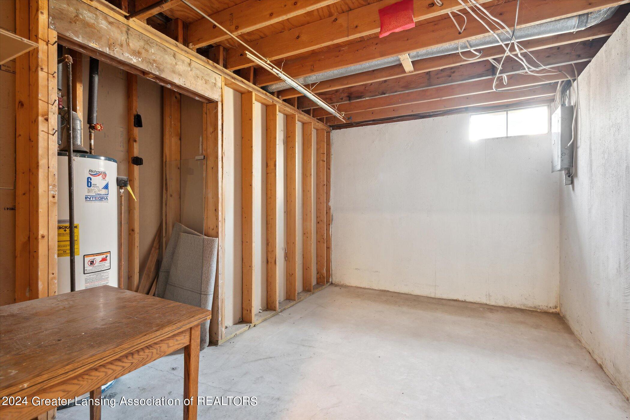 205 East Jolly Road, Unit A13 Lansing, MI 48910 - Photo 37 of 40 38-205-E-Jolly-Rd-A13-Lansing-MI-48910-W