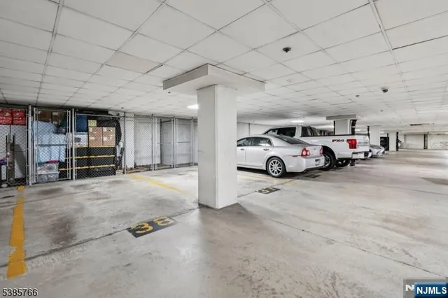 $2,950 | 38 Moonachie Road, Unit 116, Hackensack, NJ 07601