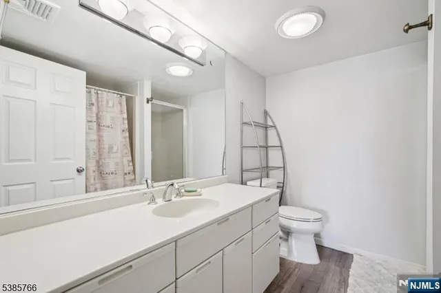 $2,950 | 38 Moonachie Road, Unit 116, Hackensack, NJ 07601