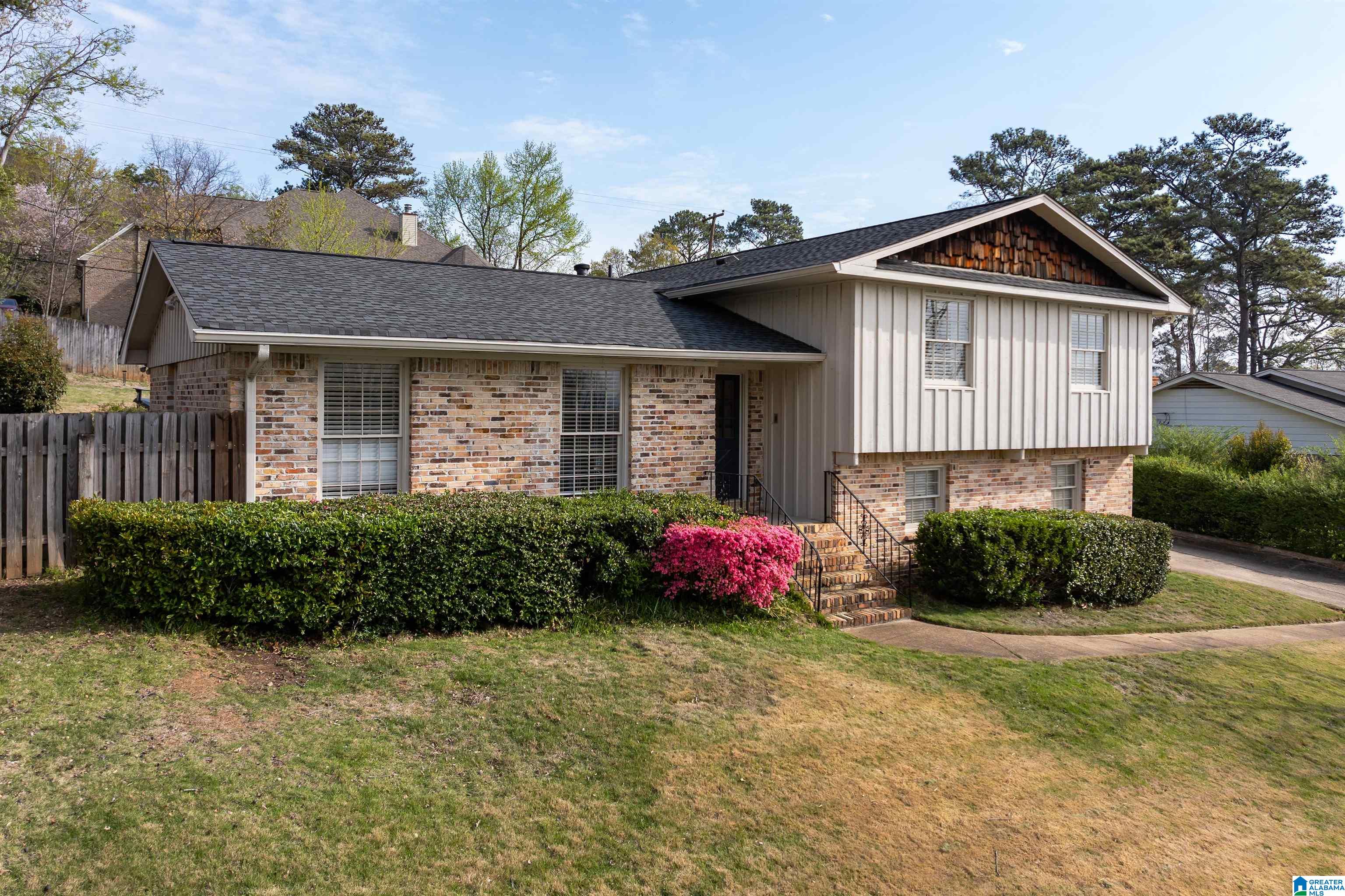 3756 Crestbrook Road Birmingham, AL 35223 - Photo 3 of 27