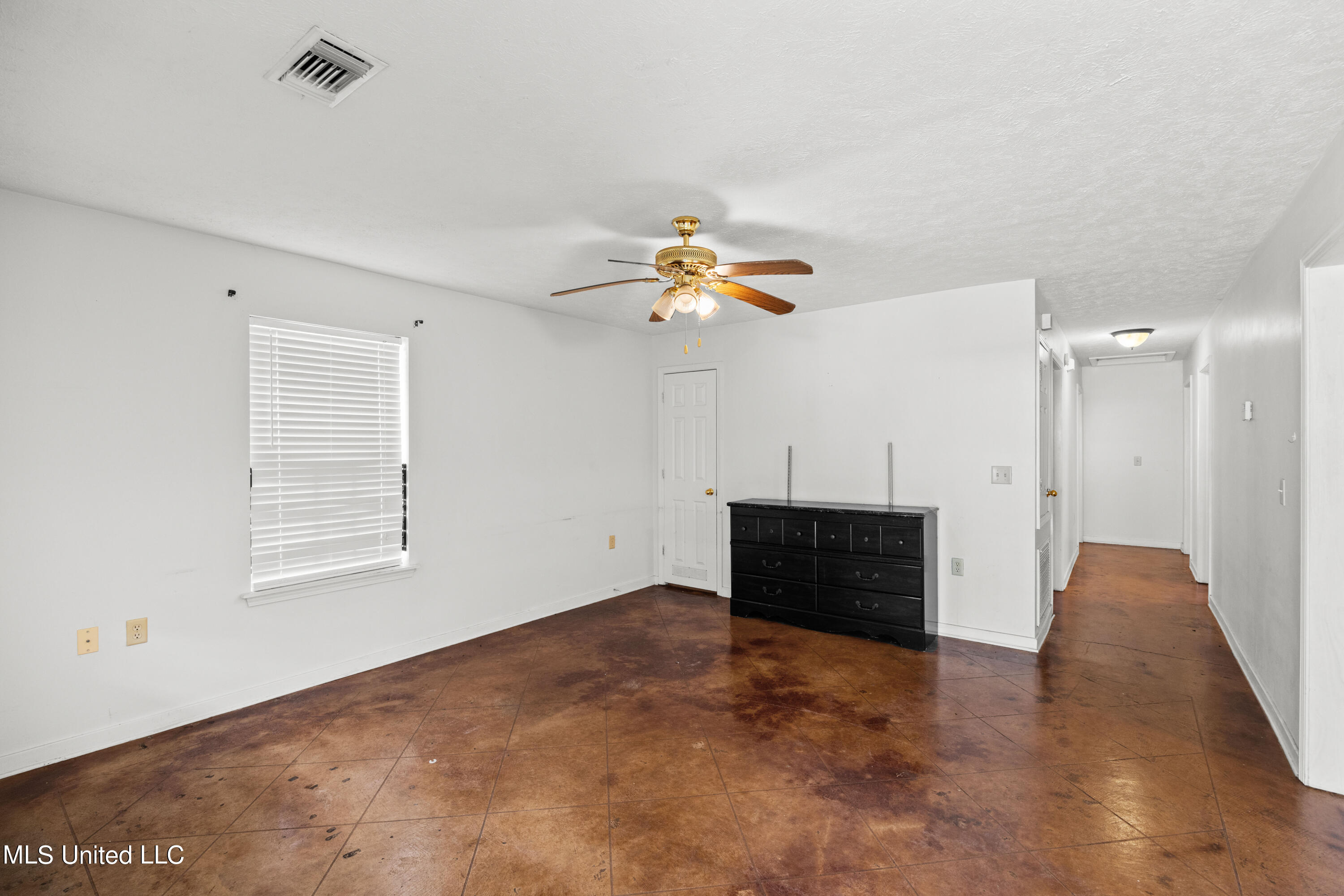 34 Garden Circle Jackson, MS 39209 - Photo 5 of 16 EOSR5354