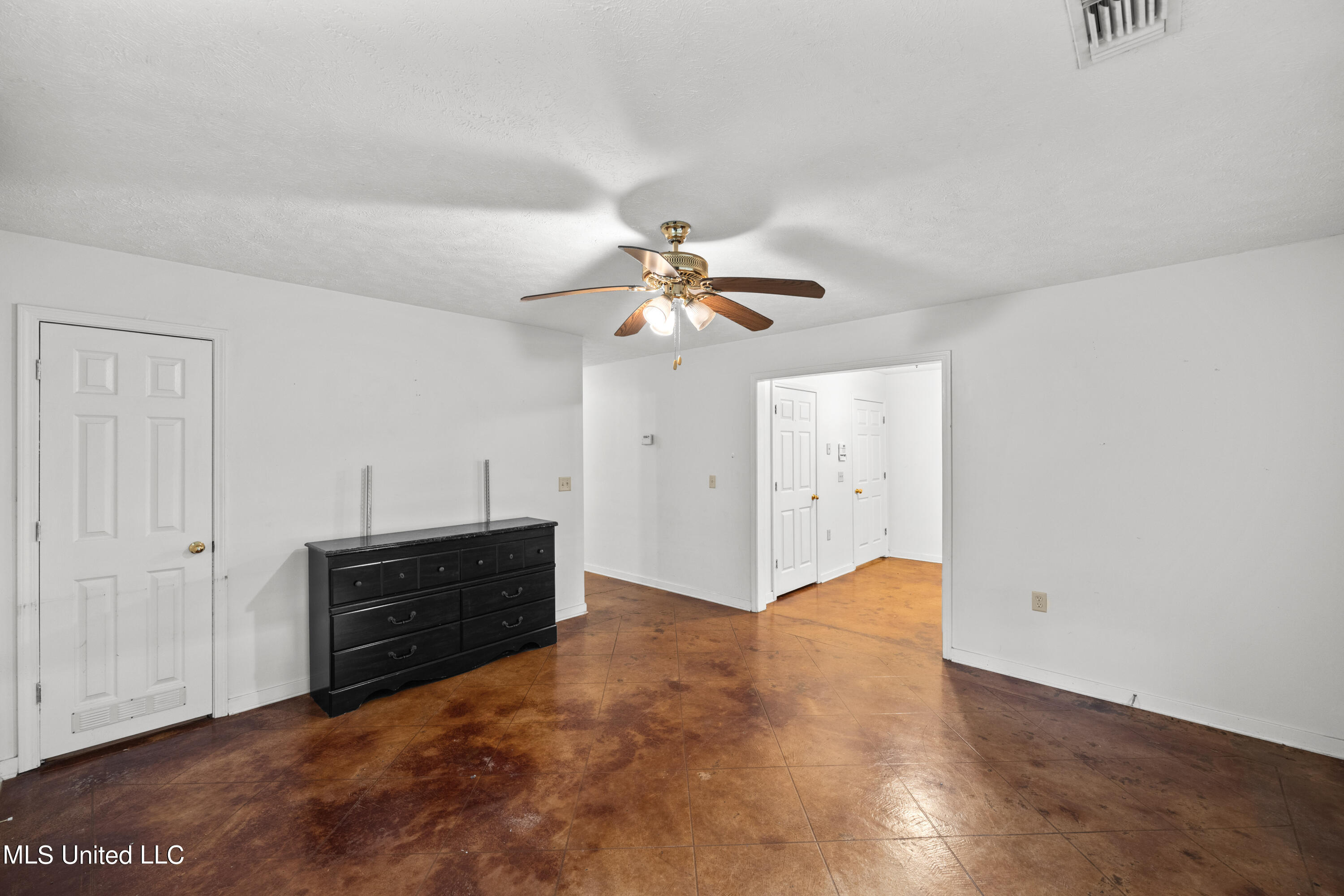 34 Garden Circle Jackson, MS 39209 - Photo 7 of 16 EOSR5365