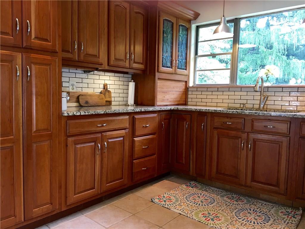 6464 Dean Road Indianapolis, IN 46220 - Photo 9 of 24 Gallery Image 9