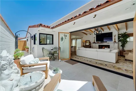 $13,995 | 106 Via Cordova, Newport Beach, CA 92663