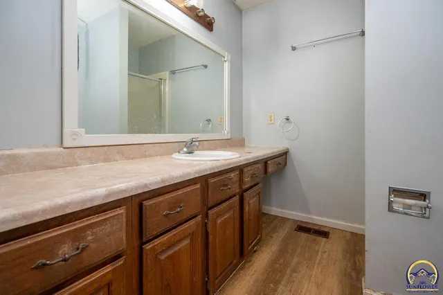 $210,000 | 2504 Southwest Kingsrow Road, Topeka, KS 66614