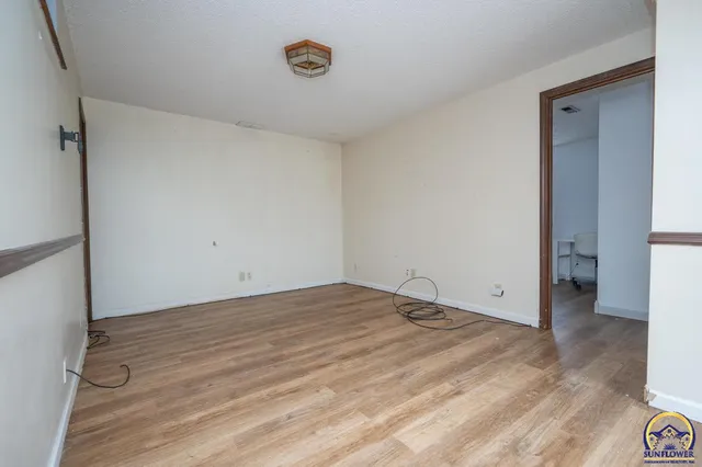 $210,000 | 2504 Southwest Kingsrow Road, Topeka, KS 66614