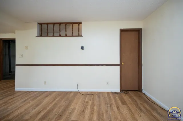 $210,000 | 2504 Southwest Kingsrow Road, Topeka, KS 66614