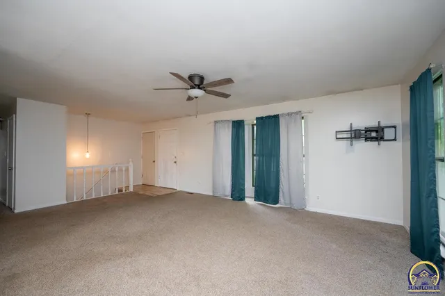 $210,000 | 2504 Southwest Kingsrow Road, Topeka, KS 66614