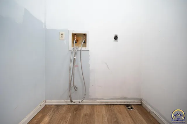 $210,000 | 2504 Southwest Kingsrow Road, Topeka, KS 66614