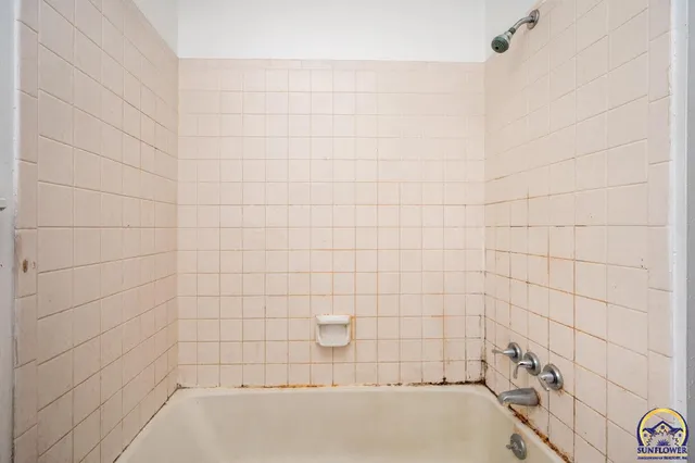 $210,000 | 2504 Southwest Kingsrow Road, Topeka, KS 66614