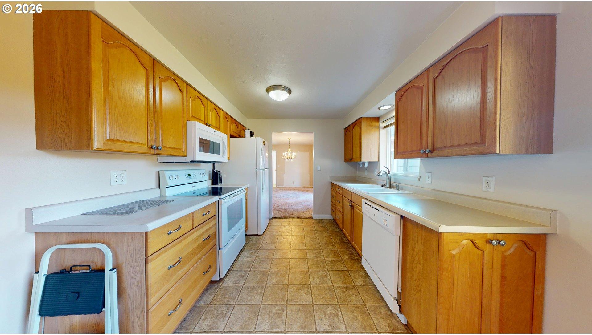 354 V Street Springfield, OR 97477 - Photo 12 of 42 Gallery Image 12