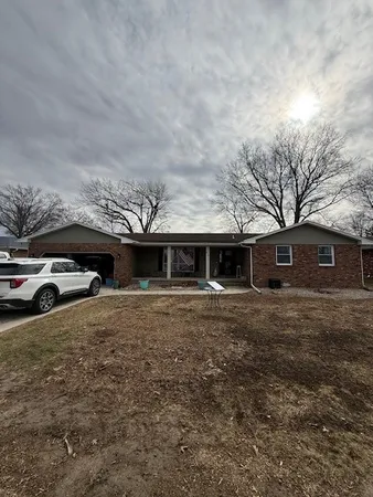 $335,052 | 815 Park Hills Drive, Effingham, IL 62401