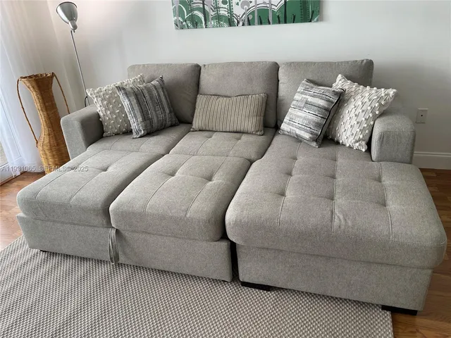 $515,000 | 6917 Collins Avenue, Unit 1008, Miami Beach, FL 33141