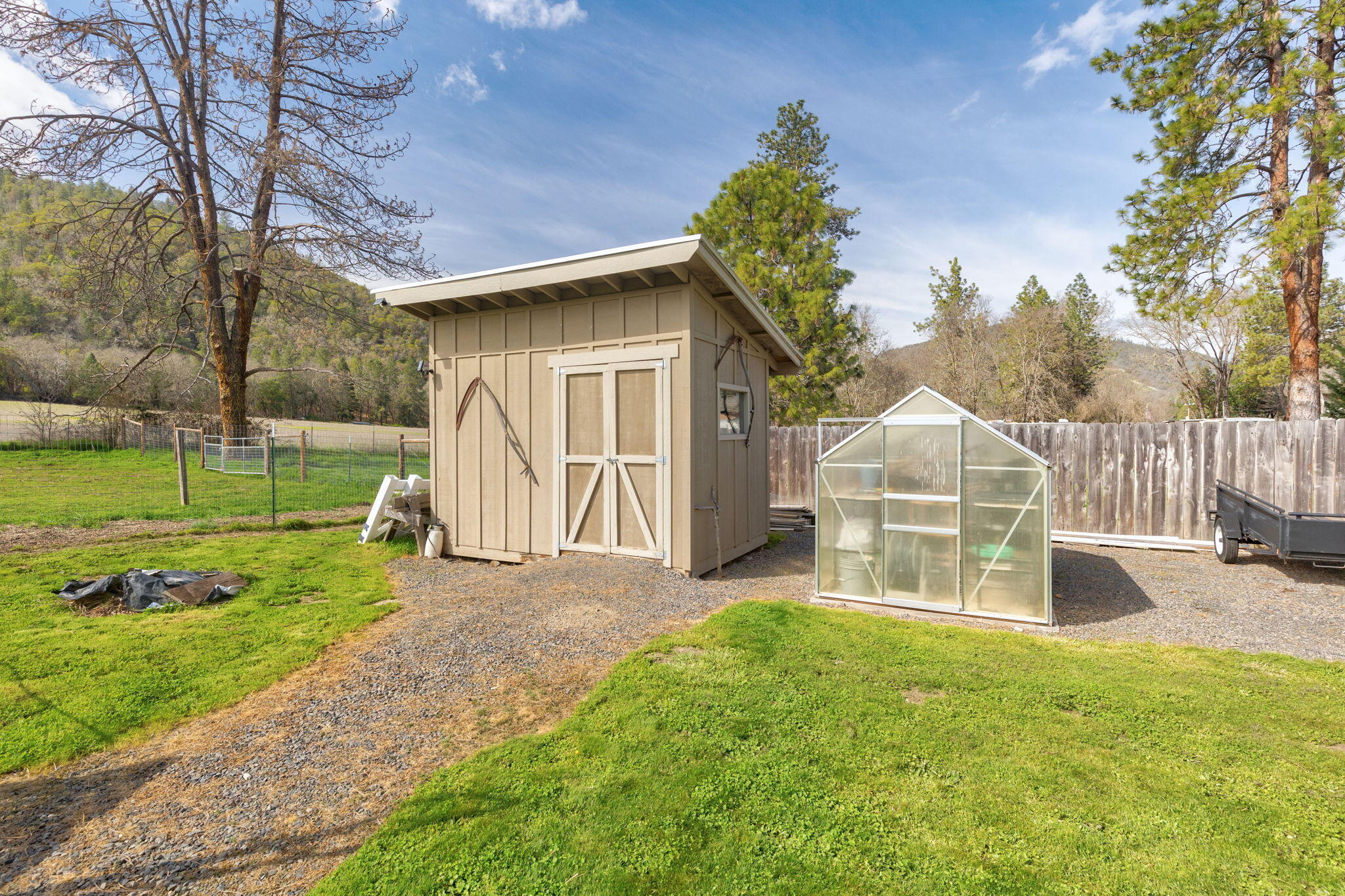 9547 Old Stage Road Central Point, OR 97502 - Photo 14 of 52 14-web-or-mls-9547-old-stage-rd
