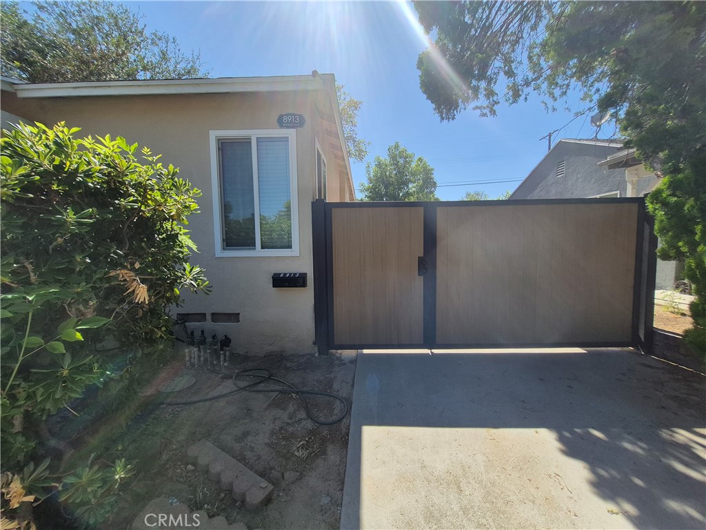 8913 Rathburn Avenue Northridge, CA 91325 - Photo 3 of 17