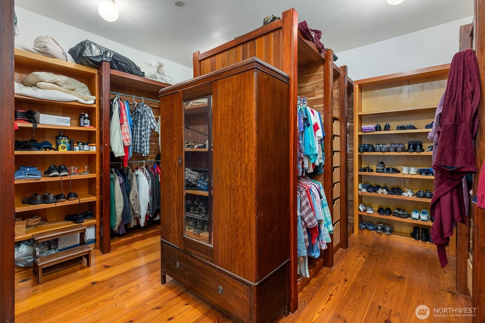 14405 Southwest Pohl Road Vashon, WA 98070 - Photo 13 of 40 Gallery Image 13
