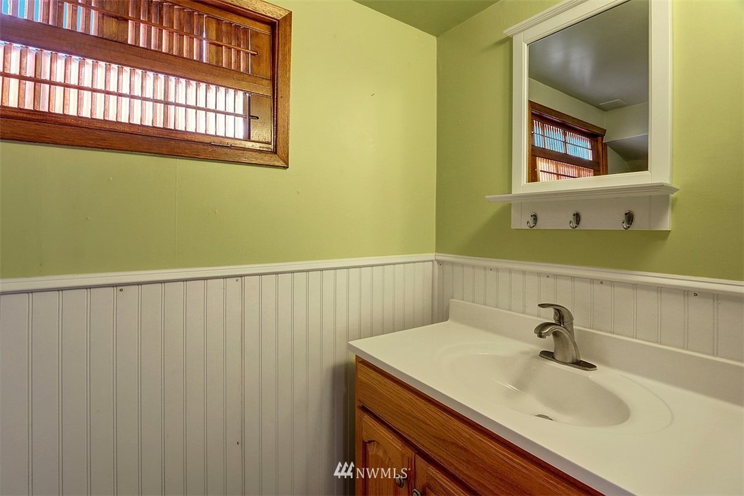 843 Southwest 116th Street Seattle, WA 98146 - Photo 12 of 21 Gallery Image 12